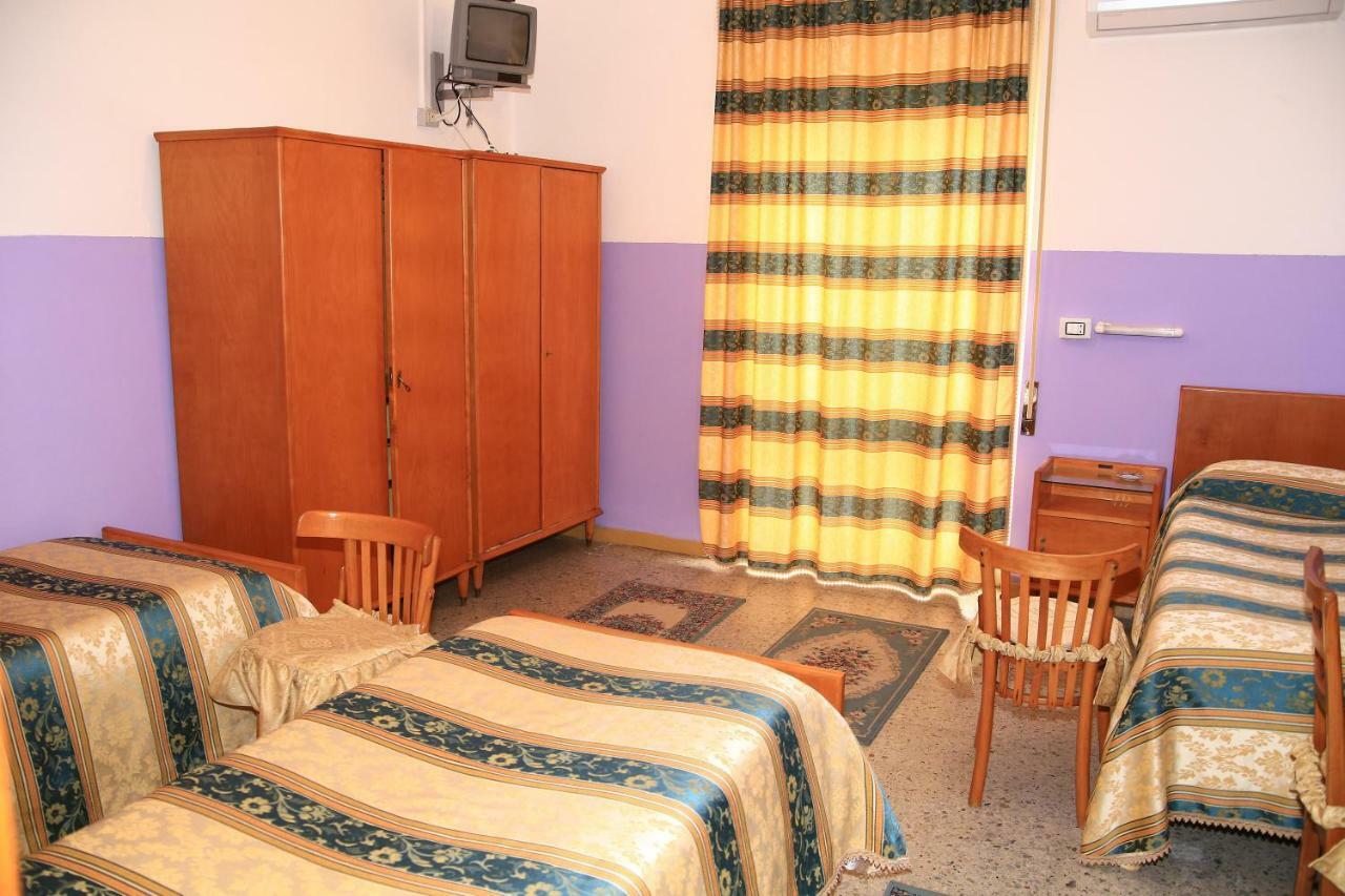 Hotel San Vincenzo Soverato Marina Eksteriør billede
